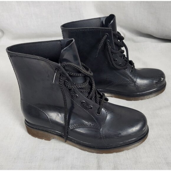 Steve Madden Black Rubber Lace up Boots Women's Size 8 Winter Fall Classic Style - Picture 3 of 8